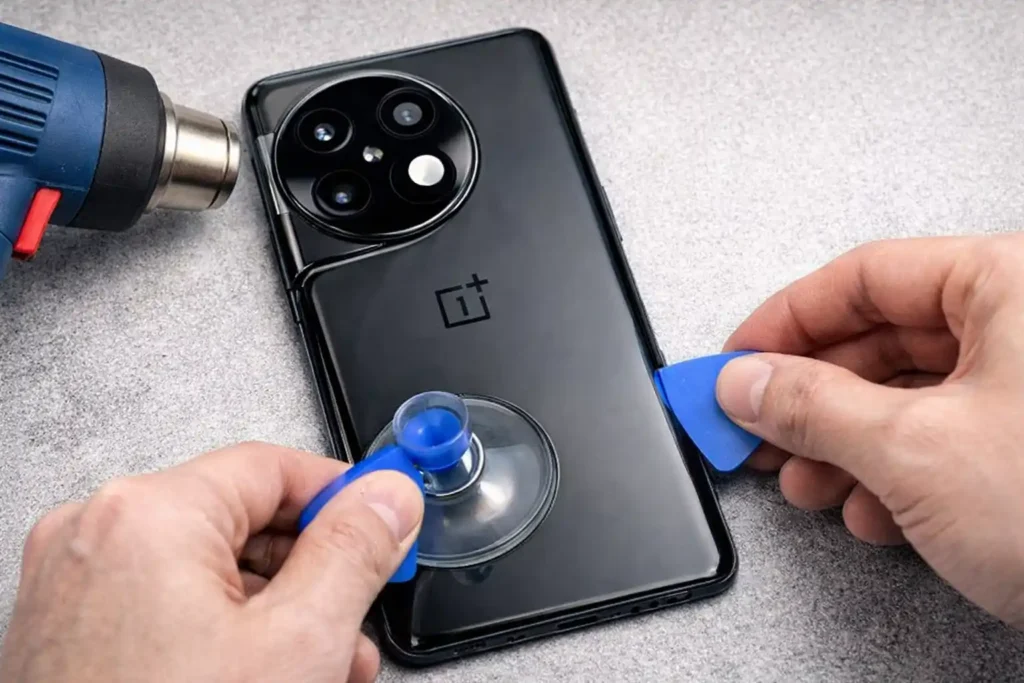 वनप्लस 11 का बैक पैनल कैसे खोलें: OnePlus 11 बैक कवर खोलने का सही तरीका: बिना ग्लास तोड़े ऐसे करें काम How to open OnePlus 11 back cover